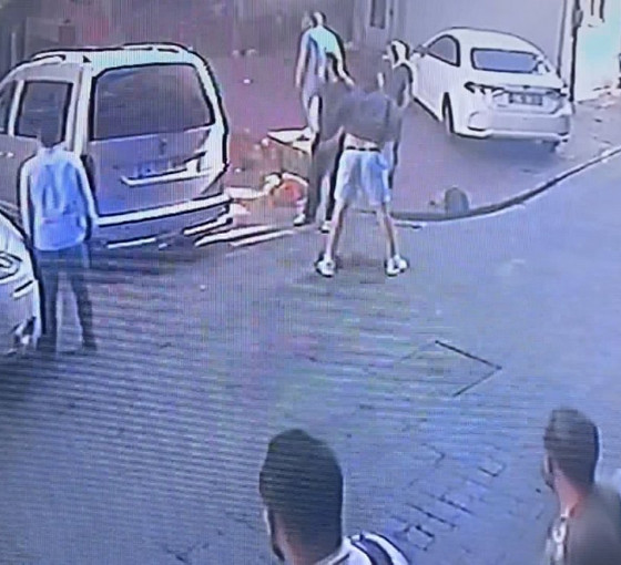 Rus turisti Taksim'de bıçaklayarak öldürdüler