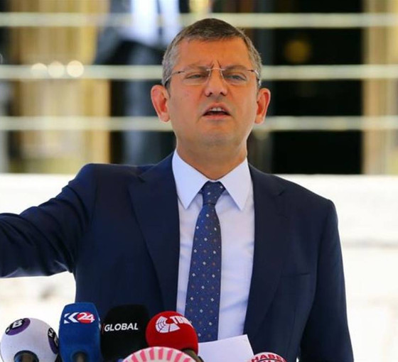 Özgür Özel’den, kapalı grup toplantısı sonrası açıklama: Ben Genel Başkan olmayan ilk Grup Başkanıyım