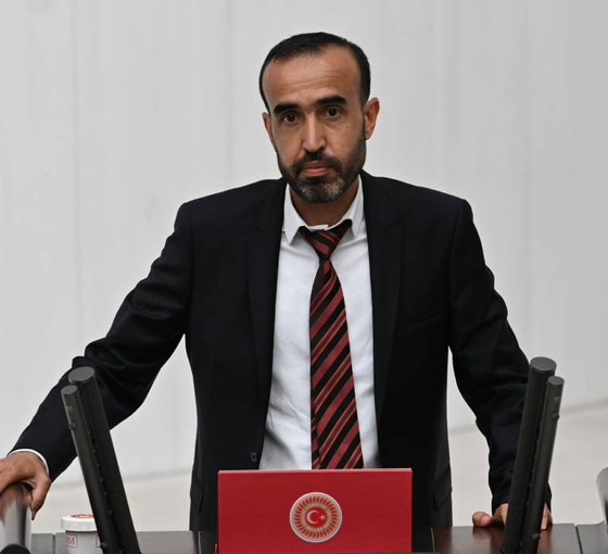 Babası ve iki kardeşi öldürülen Ferit Şenyaşar’dan ilk soru önergesi