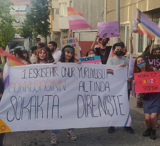Eskişehir Valiliği'nin Onur Haftası yasağına tepki: Susmuyor, korkmuyor ve itaat etmiyoruz