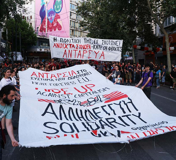 Yunanistan'da göçmen faciasının ardından: Binlerce kişi hükümet ve AB'nin göçmen politikalarına karşı yürüdü