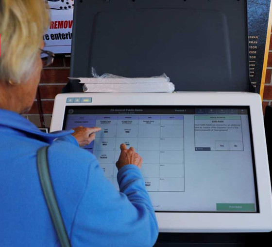 Türkiye’de elektronik seçim tartışması: ‘YSK’nin öncelikle seçim güvenliği endişelerini gidermesi lazım’