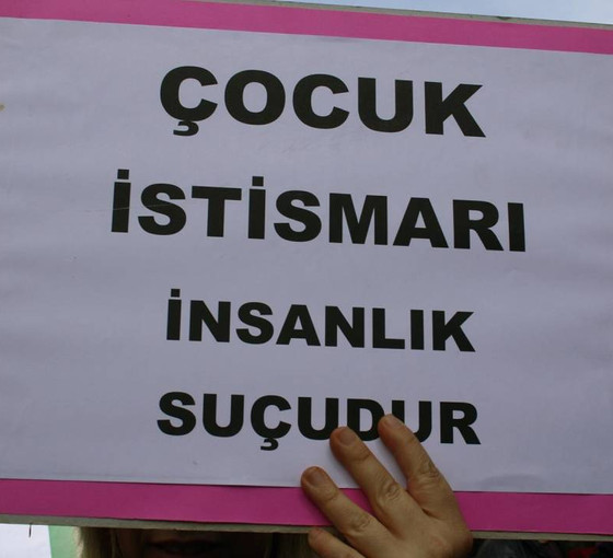 İddia: Kız öğrenciyi kamera bulunan odada giyinmeye zorlayan müdür, haberlere erişimi engelletti