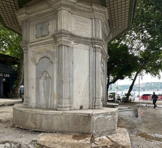İBB’den Tarihi Emirgan Çeşmesi iddialarına yanıt: BEDAŞ, iş makinesiyle çarparak zarar verdi