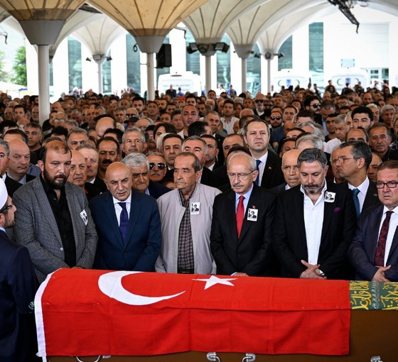 Kılıçdaroğlu, Başdanışmanı Kenan Nuhut'un cenazesine katıldı