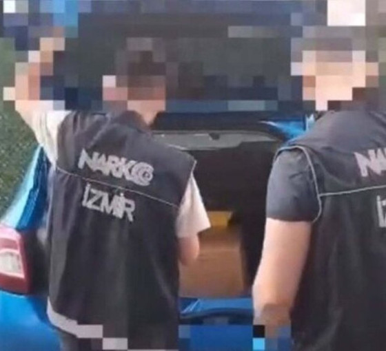 İzmir'de 55 bin 776 adet sentetik ilaç taşıyan kişi tutuklandı
