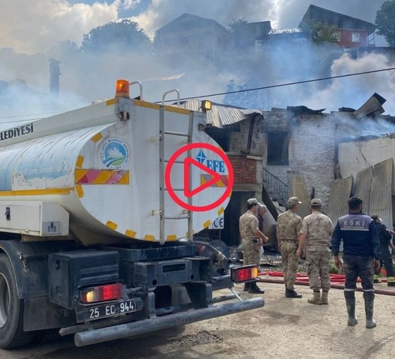 Erzurum'da yangın: 12 ev kullanılamaz hale geldi