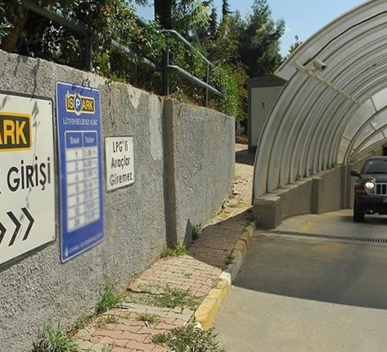 Beşiktaş'ta kışla sınırındaki otopark 'güvenlik' gerekçesiyle İBB'den alındı
