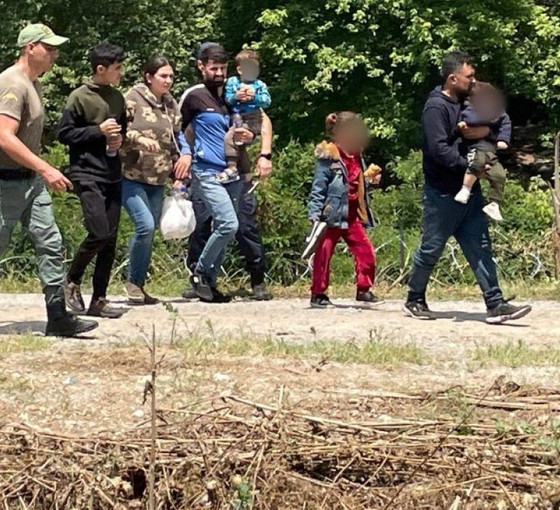 Yunan yetkililer: Meriç üzerindeki adacıkta mahsur kalan 145 göçmen kurtarıldı