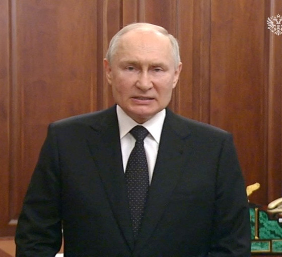 Putin’den 'isyancılara': Ya orduya katıl ya Belarus'a git