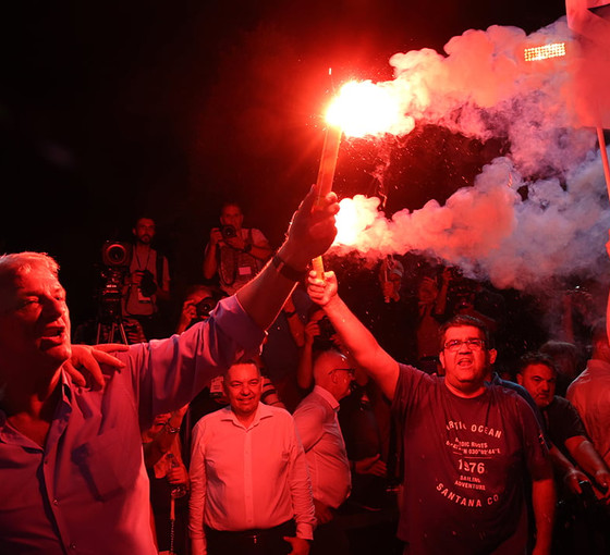 Yunanistan'da Miçotakis liderliğindeki Yeni Demokrasi seçim yarışında önde