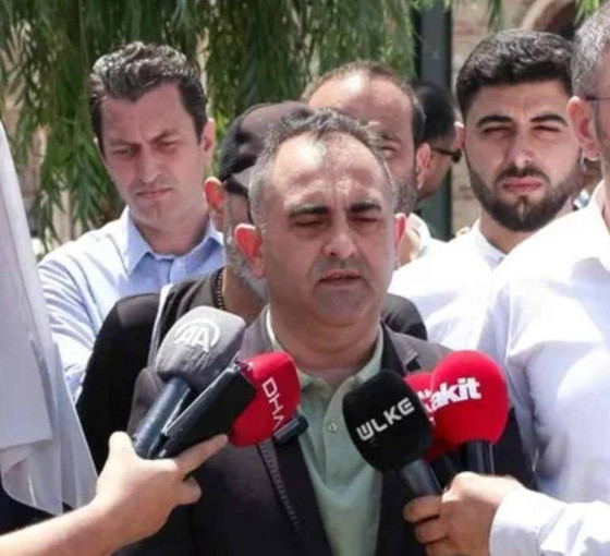 İBB’nin sergisi hedef gösterildi: Feshane önünde toplanıp tehditler savurdular