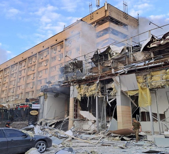 Ukrayna'da popüler pizzacıya füze saldırısı: 10 ölü, 61 yaralı