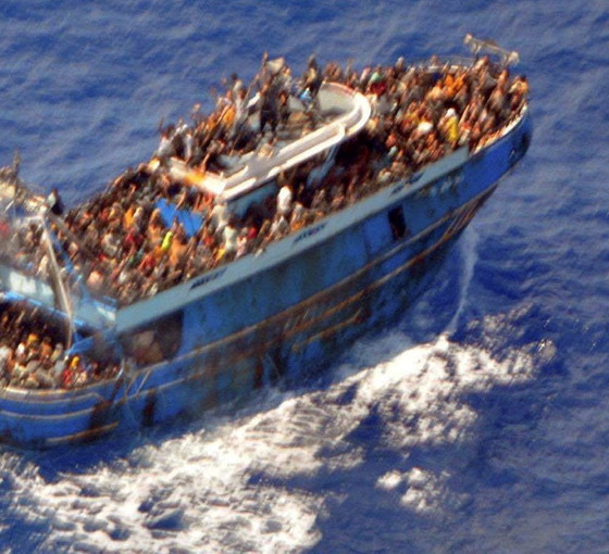 Frontex: Atina, yüzlerce göçmenin kaybolduğu tekne için yardım teklifini reddetti