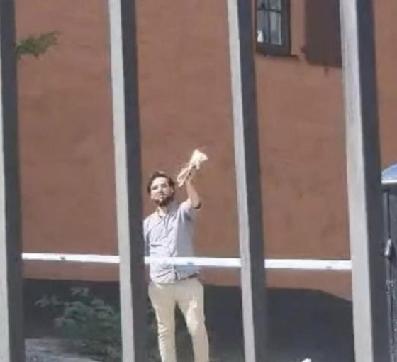 İsveç'teki izinli eylemde Kuran yakıldı, Ankara'dan tepki var