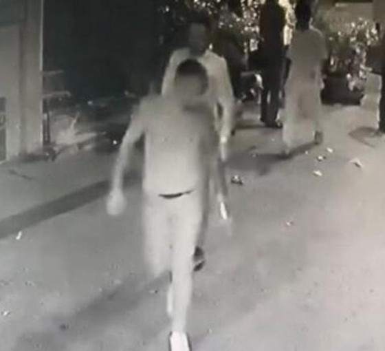 Beyoğlu'nda ara sokakta bıçaklı kavga