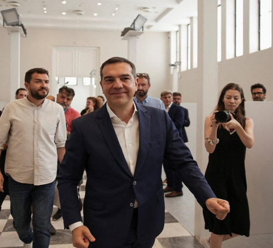 Aleksis Çipras, SYRIZA genel başkanlığından istifa etti: En güzel deniz henüz gidilmemiş olandır