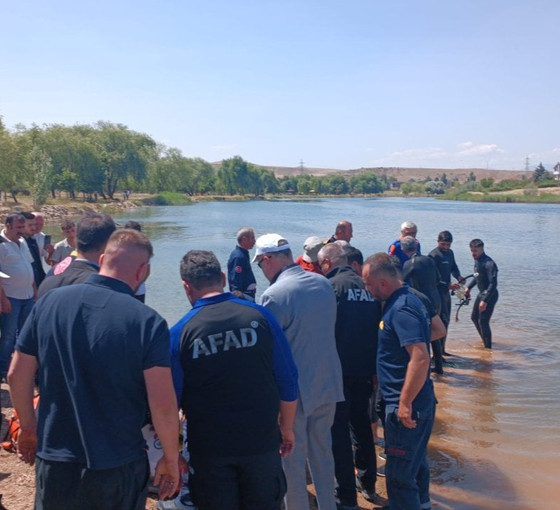 Kızılırmak'a giren üç çocuktan ikisi boğuldu, biri kayıp
