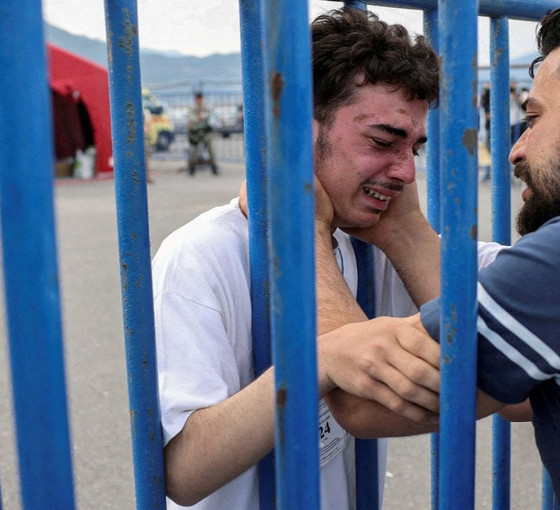 Yunanistan'daki göçmen faciası: Hayatta kalanlar Yunan Sahil Güvenliği'ni suçluyor