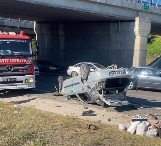 Kurban Bayramı dönüşü TEM otoyolunda kaza: Üç yaralı