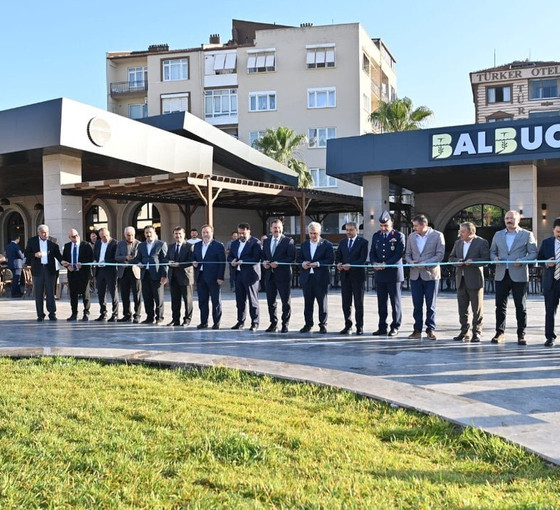 AKP'li belediye kahve dükkanı Balbucks'ı deprem toplanma alanına yapmış