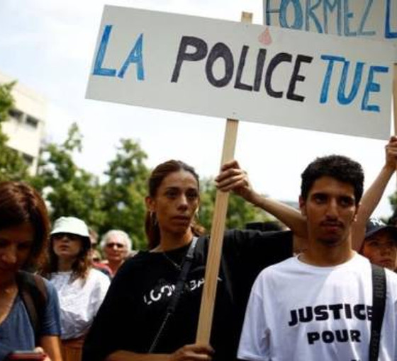 Fransa'daki eylemlerde bir genci yaralayan yedi polise gözaltı