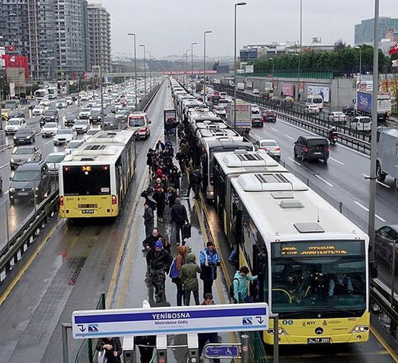 İstanbul'da toplu ulaşıma zam teklifi UKOME'de ertelendi: İBB'nin yüzde 57 teklifi reddedildi