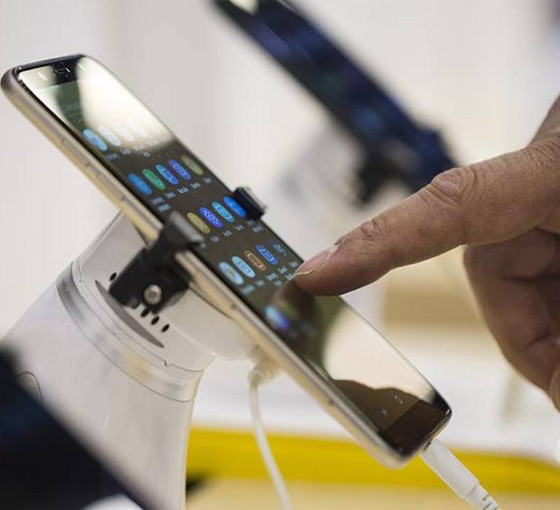 Hindistan'da cep telefonu almak için sekiz aylık bebeğini sattı