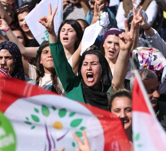 Yeşil Sol Parti'ye devir süreci başladı: HDP PM olağanüstü toplanıyor