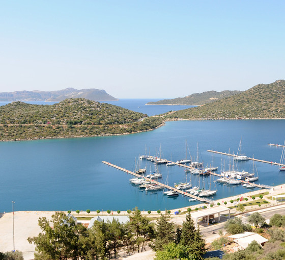 Kaş Yat Limanı'na AVM ve otel projesine ret