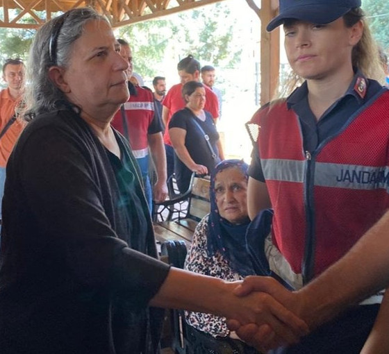 Gültan Kışanak Elazığ'da ablasının cenazesine katıldı