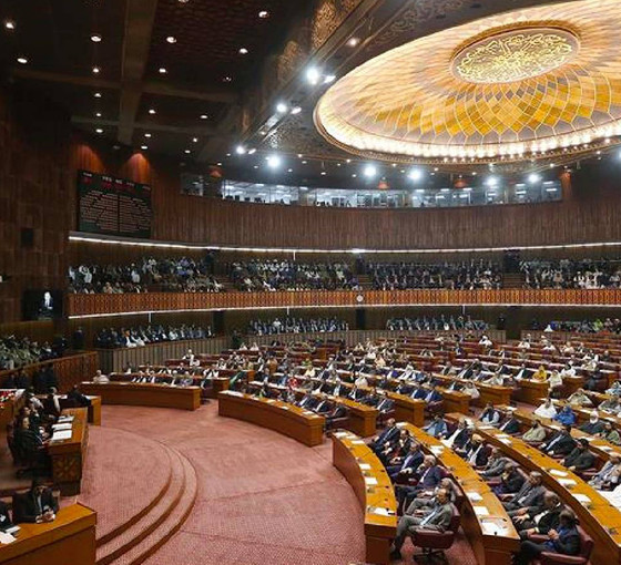 Pakistan Ulusal Meclisi bu yıl yapılması planlanan genel seçimler öncesi feshedildi