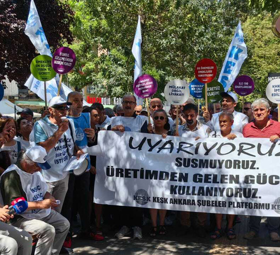 KESK, enflasyon hedefinin altındaki zam teklifine karşı iş bıraktı