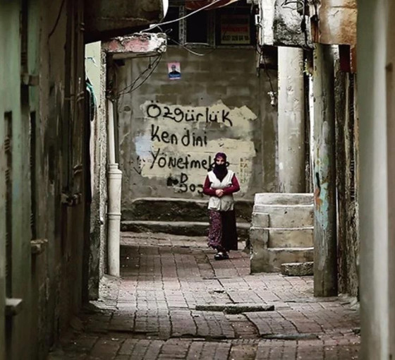Göç, yoksulluk, işsizlik ve kayyım kıskacındaki Diyarbakır’da uyuşturucu yaşı dokuza düştü