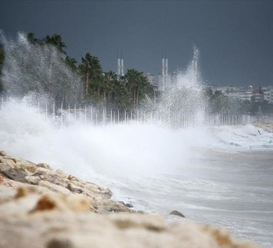 Bugün hava nasıl olacak? Meteoroloji'den iki bölge için kuvvetli rüzgar uyarısı