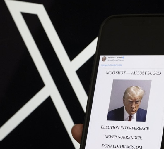 Trump'tan 2,5 yıl sonra ilk Twitter paylaşımı: Sabıka fotoğrafı