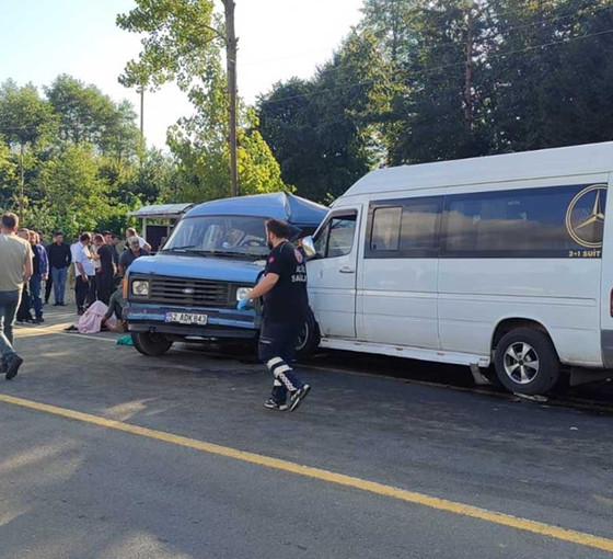 Ordu'da mevsimlik tarım işçilerini taşıyan minibüs kaza yaptı: 20 yaralı