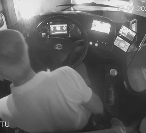 Kadıköy'de trafik magandalığı: İETT şoförüne biber gazı sıktı, yolcular fenalaştı