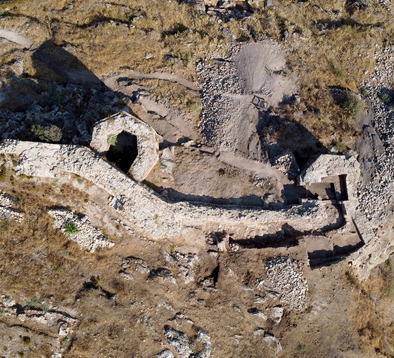 Fethiye Kalesi kazısında tiyatro ve yol ortaya çıkarıldı