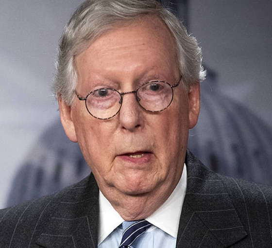 ABD'li 81 yaşındaki Senatör McConnell 30 saniye 'dondu'