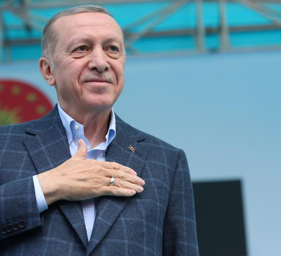 İzmir'de bir hemşire 'cumhurbaşkanına hakaret' suçlamasıyla tutuklandı