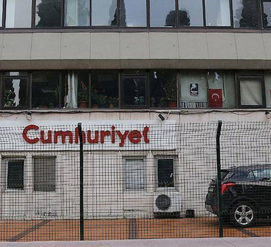 Cumhuriyet Vakfı Yönetim Kurulu üyelerinden üç isme istifa çağrısı: Cumhuriyet'in yakasından düşün