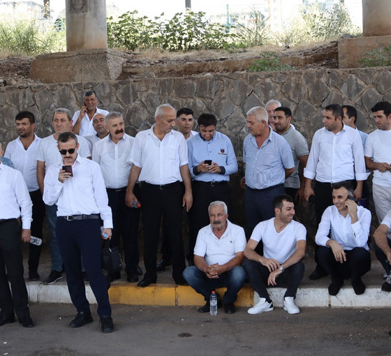 Diyarbakır Otogarı'nda şoförlerden ve muavinlerden eylem: 'Ağır şartlar altında çalışıyoruz, ekonomik koşullar iyileştirilsin'
