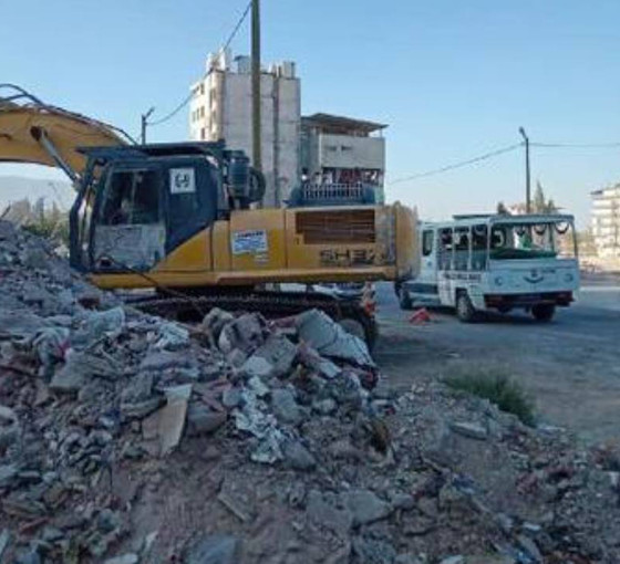 Hatay'da depremin 215'inci gününde temel kazısında enkazdan ceset çıktı