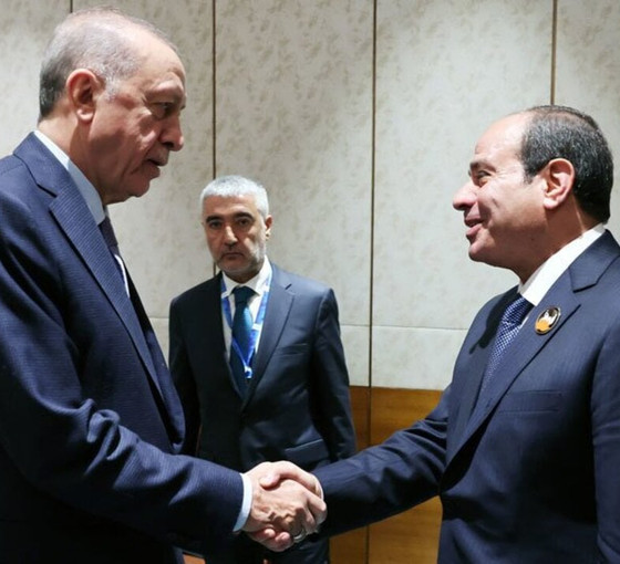 Ertelenen görüşmenin ardından: Erdoğan ve Sisi G20 zirvesinde bir araya geldi