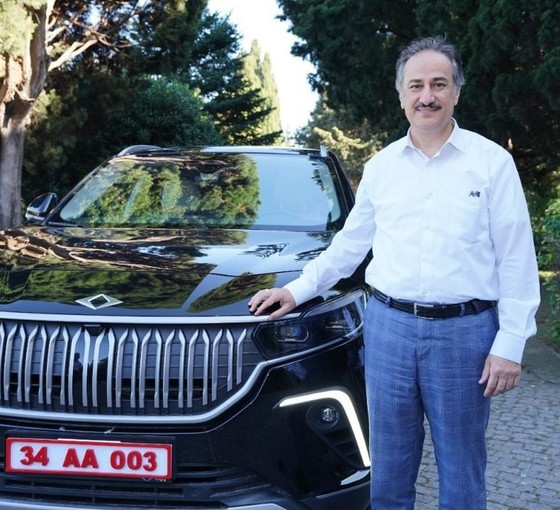 Kayyım rektör İnci'nin Togg sevinci: 'Üniversitemizin yeni makam aracı'