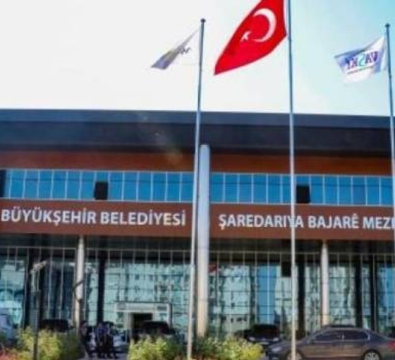Van'da kayyımın yerel seçim 'hazırlığı': Belediyeye ait taşınmazları taksitle satılığa çıkardı