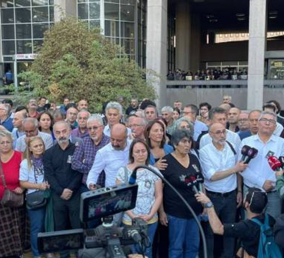 Sivas Katliamı Davası düşürüldü... Adliye önünde protesto: Bu mahkemeyi mahşere bırakmayacağız