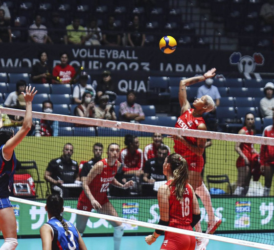 Son dakika: Kadın Voleybol Takımı olimpiyatlara galibiyetle başladı