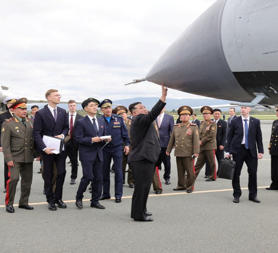 Kuzey Kore lideri Kim Jong-un, Rusya'nın hipersonik füzelerini inceledi: Rusya Savunma Bakanı Şoygu eşlik etti
